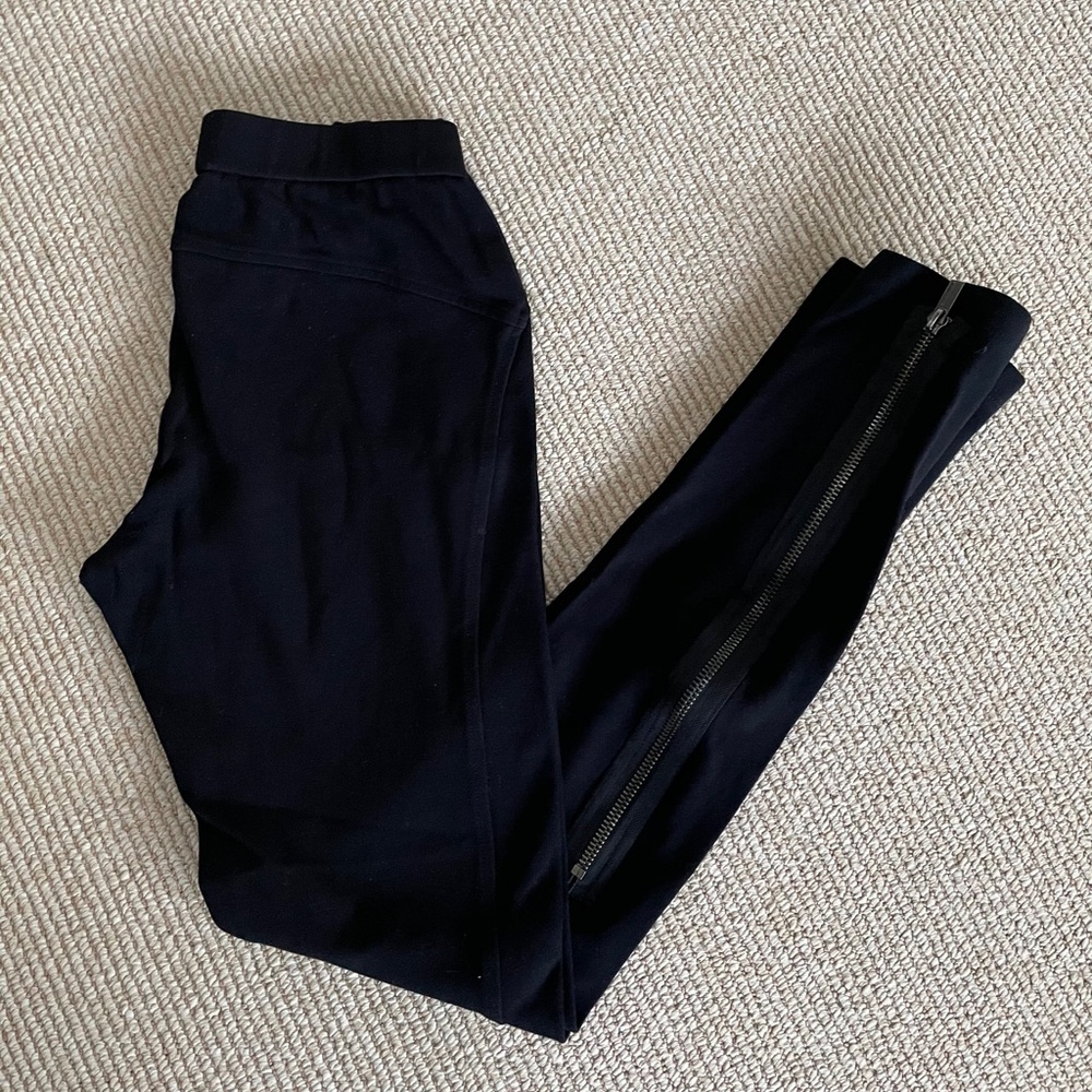 BCBG MaxAzria HR compression leggings with zip
